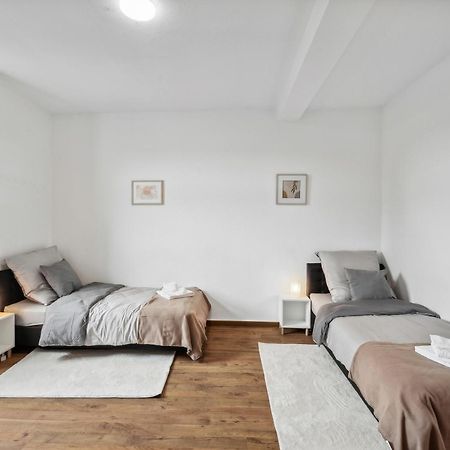 Wupper Home Ii, Top Lage Ideal Fuer Geschaeftsleute, Monteure, Familien, 3 Zimmer, Flachbild-Tv وبرتال المظهر الخارجي الصورة