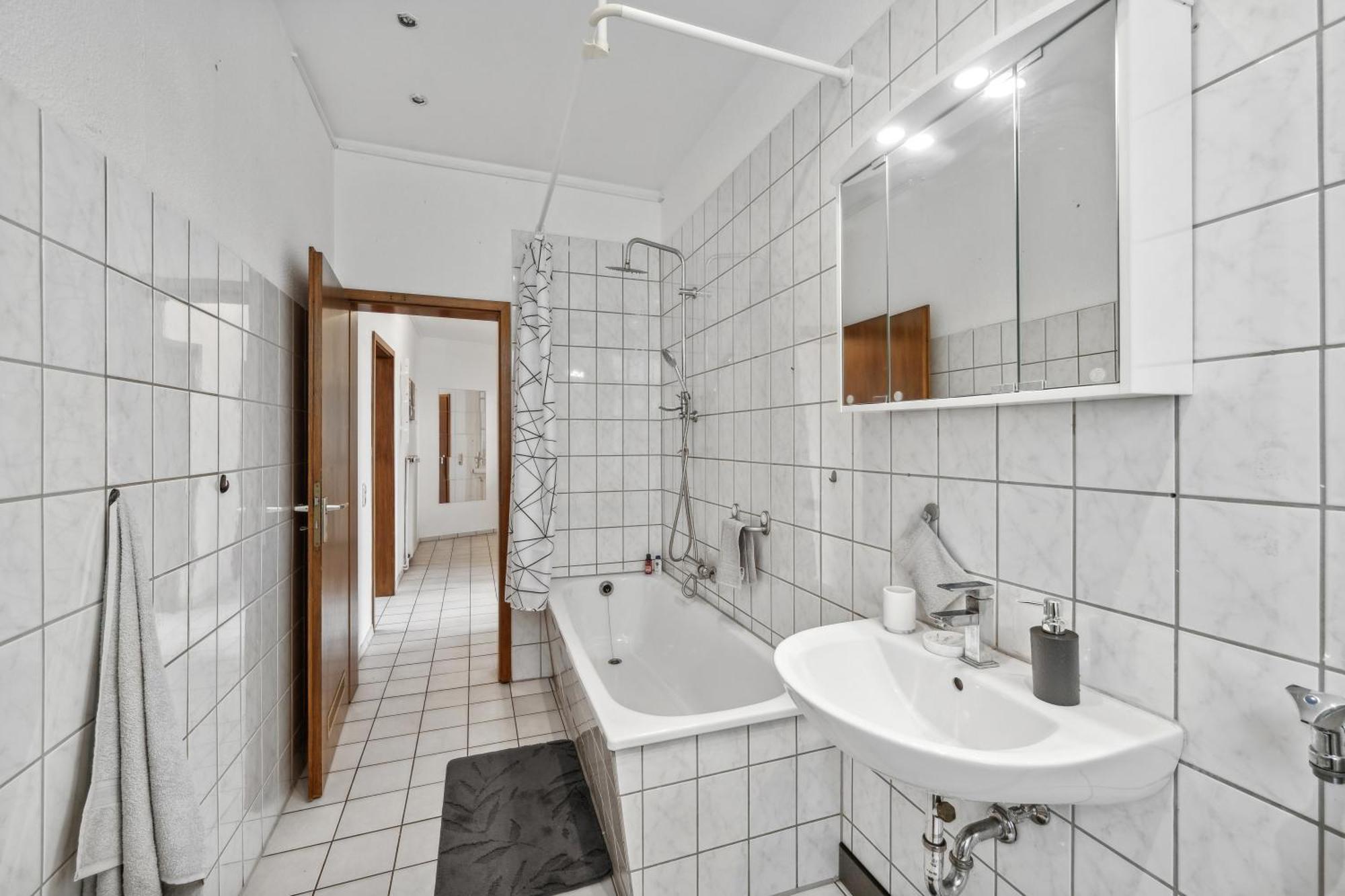 Wupper Home Ii, Top Lage Ideal Fuer Geschaeftsleute, Monteure, Familien, 3 Zimmer, Flachbild-Tv وبرتال المظهر الخارجي الصورة