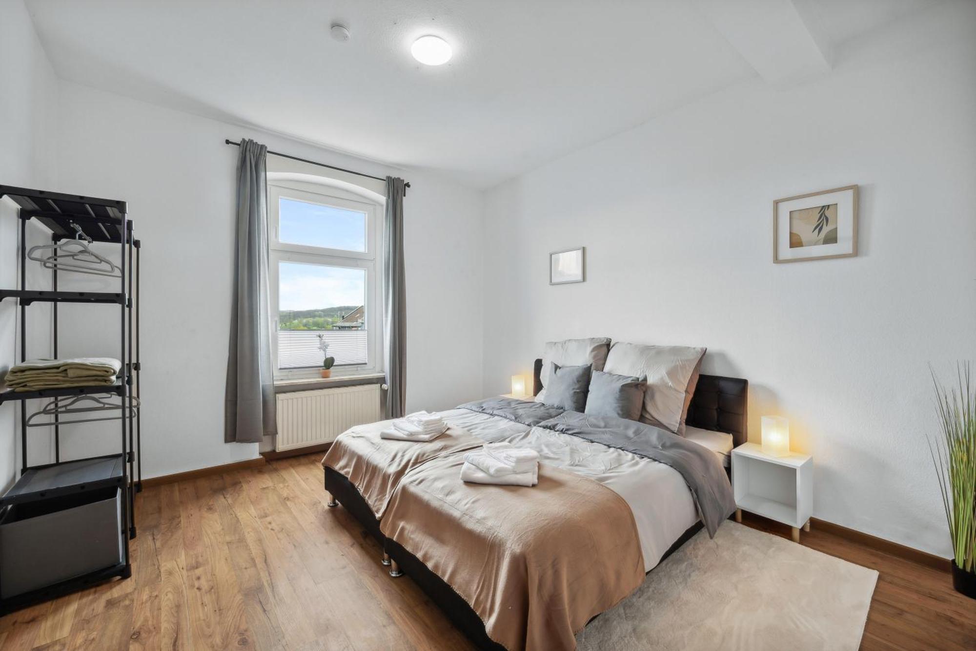 Wupper Home Ii, Top Lage Ideal Fuer Geschaeftsleute, Monteure, Familien, 3 Zimmer, Flachbild-Tv وبرتال المظهر الخارجي الصورة