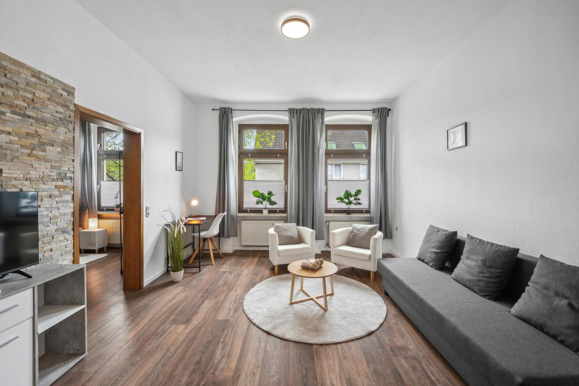 Wupper Home Ii, Top Lage Ideal Fuer Geschaeftsleute, Monteure, Familien, 3 Zimmer, Flachbild-Tv وبرتال المظهر الخارجي الصورة